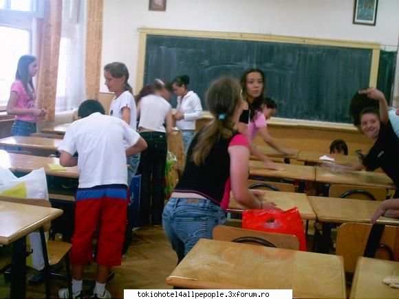 paci nijte colegii iar :rotfl:  :rotfl:  :rotfl: nostri*$*